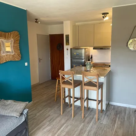 Agreable Dans Avec Piscine Et Tennis Appartement