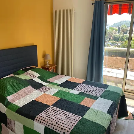 Appartement Agreable Dans Avec Piscine Et Tennis